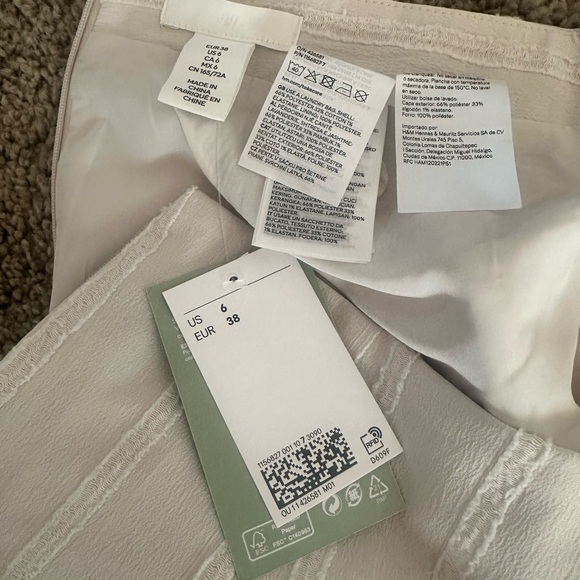 H&M Cream Mini Skirt - Picture 3 of 3